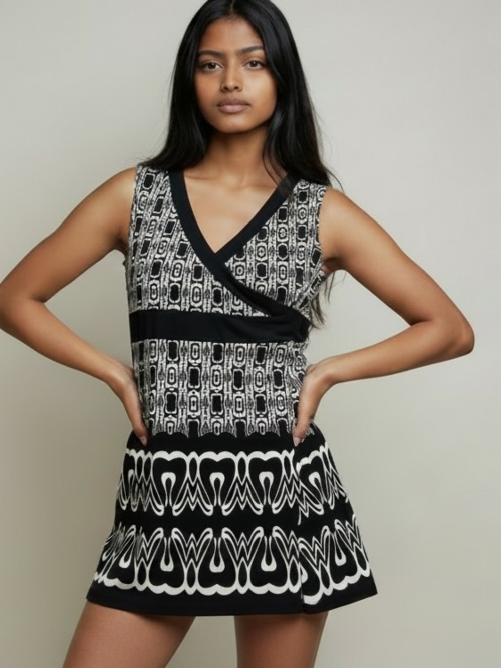 Tribal B&W Geometric Faux Wrap Mini Dress Tunic w/ belt sz L EUC